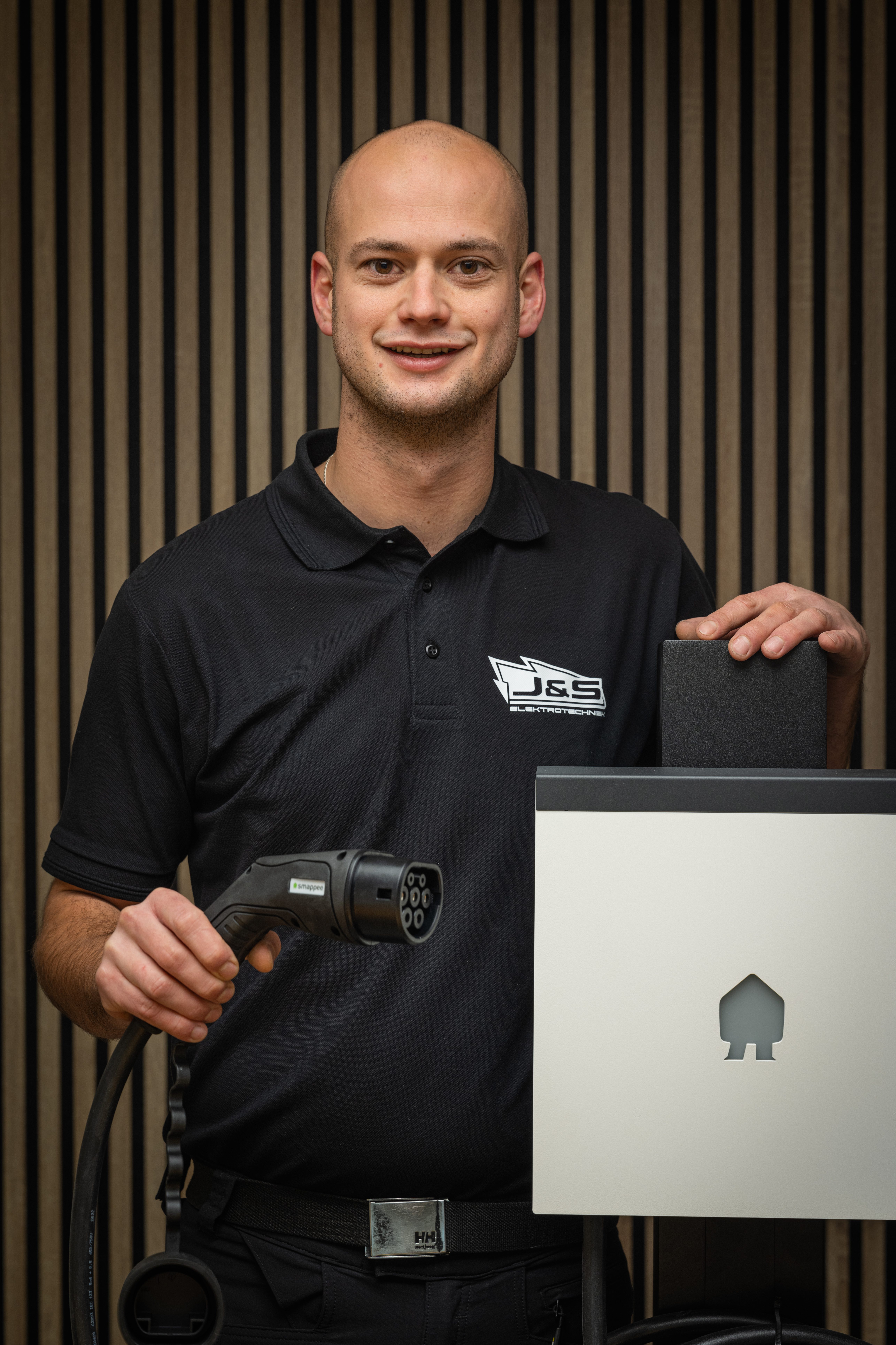 Laadpaal installatie door erkend installateur J&S Elektrotechniek